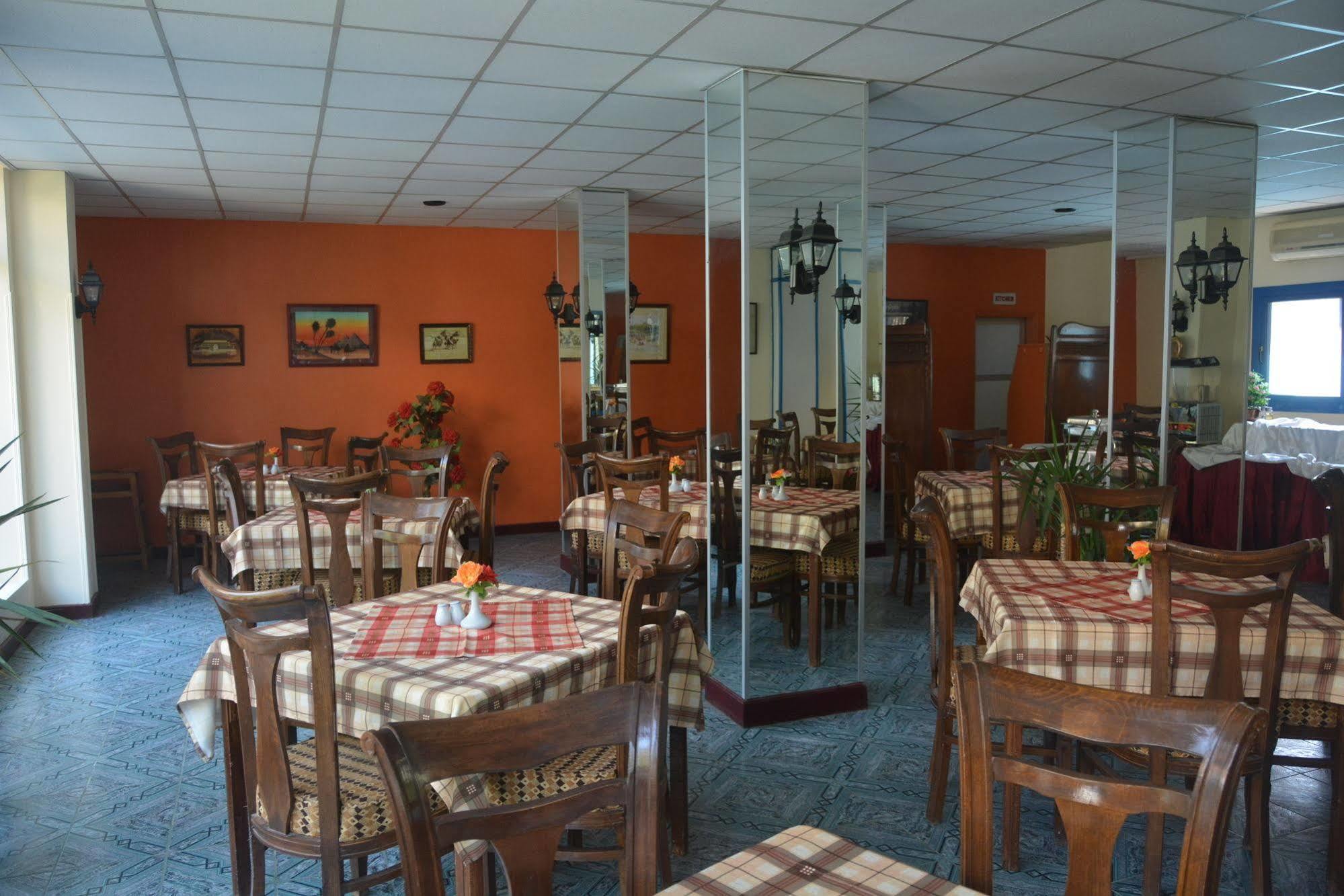 El Gezira Hotel 2*